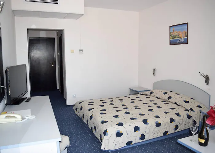 Sineva Park Готель